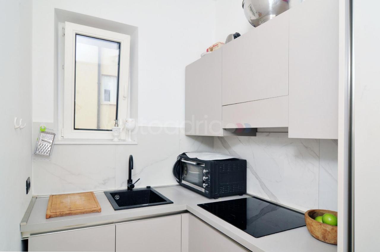 Beachfront Deluxe B&B Makarska Eksteriør bilde